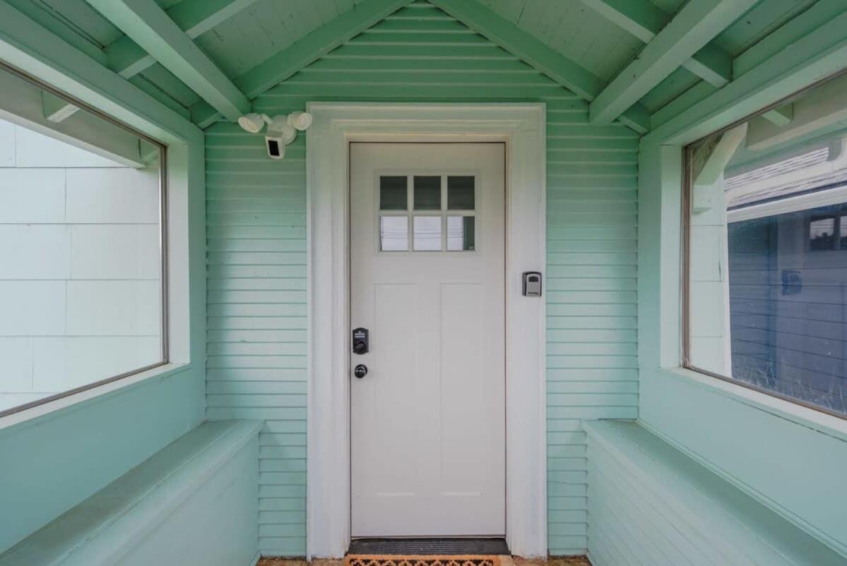 #Stayinmydistrict Coos Bay Cypress Cottage エクステリア 写真