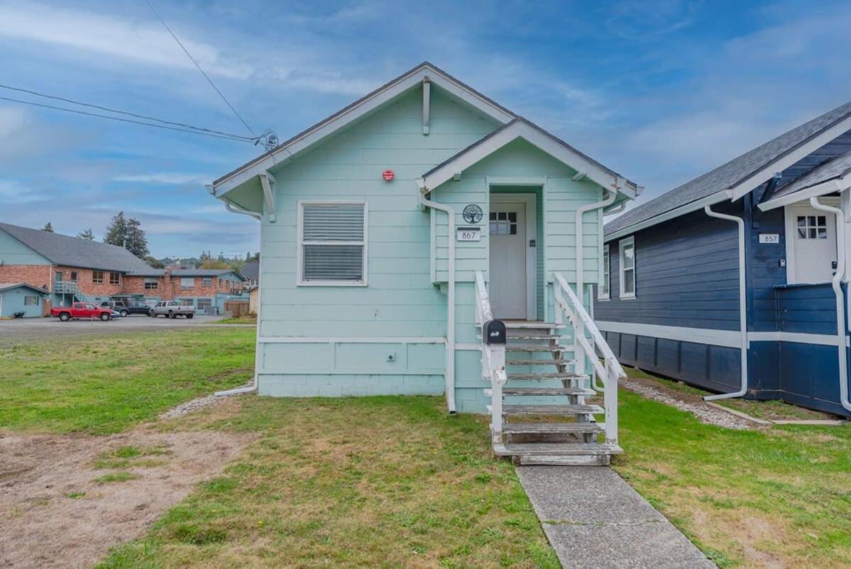 #Stayinmydistrict Coos Bay Cypress Cottage エクステリア 写真